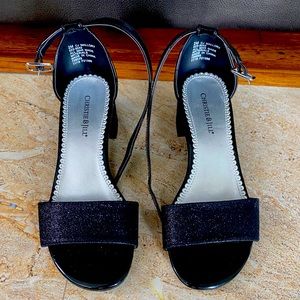 girls dress shoes. Size 2.